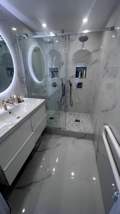 Nice Apartment With Amazing View Of Paris + Parking Ngoại thất bức ảnh